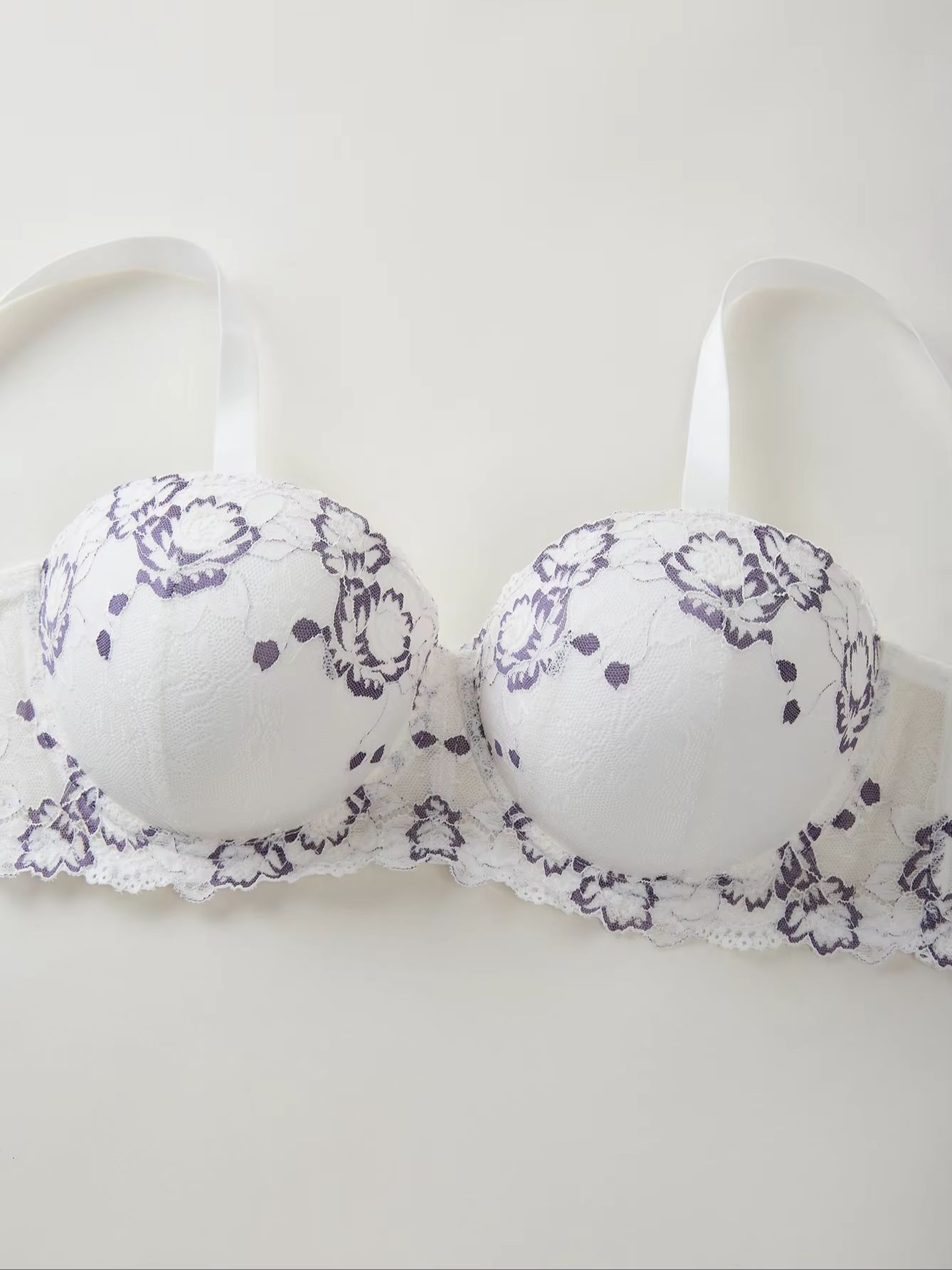 Plus Size Lace & Embroidery Wo - Plunge Bra Push Up 评论和价格
